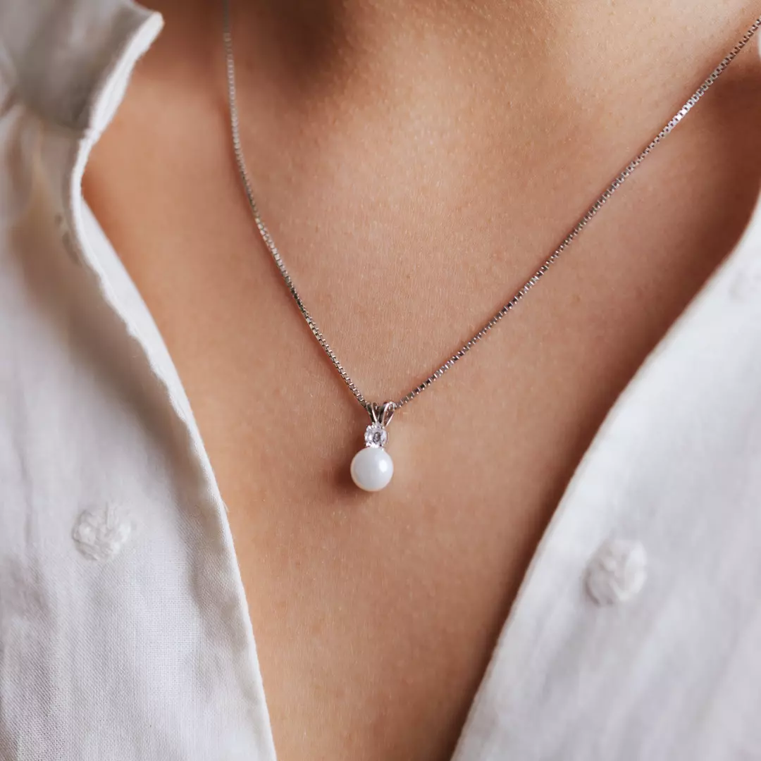 Bilde nummer 2 av Pan Jewelry, Smykkesett i 925 sølv med perle av perlemor