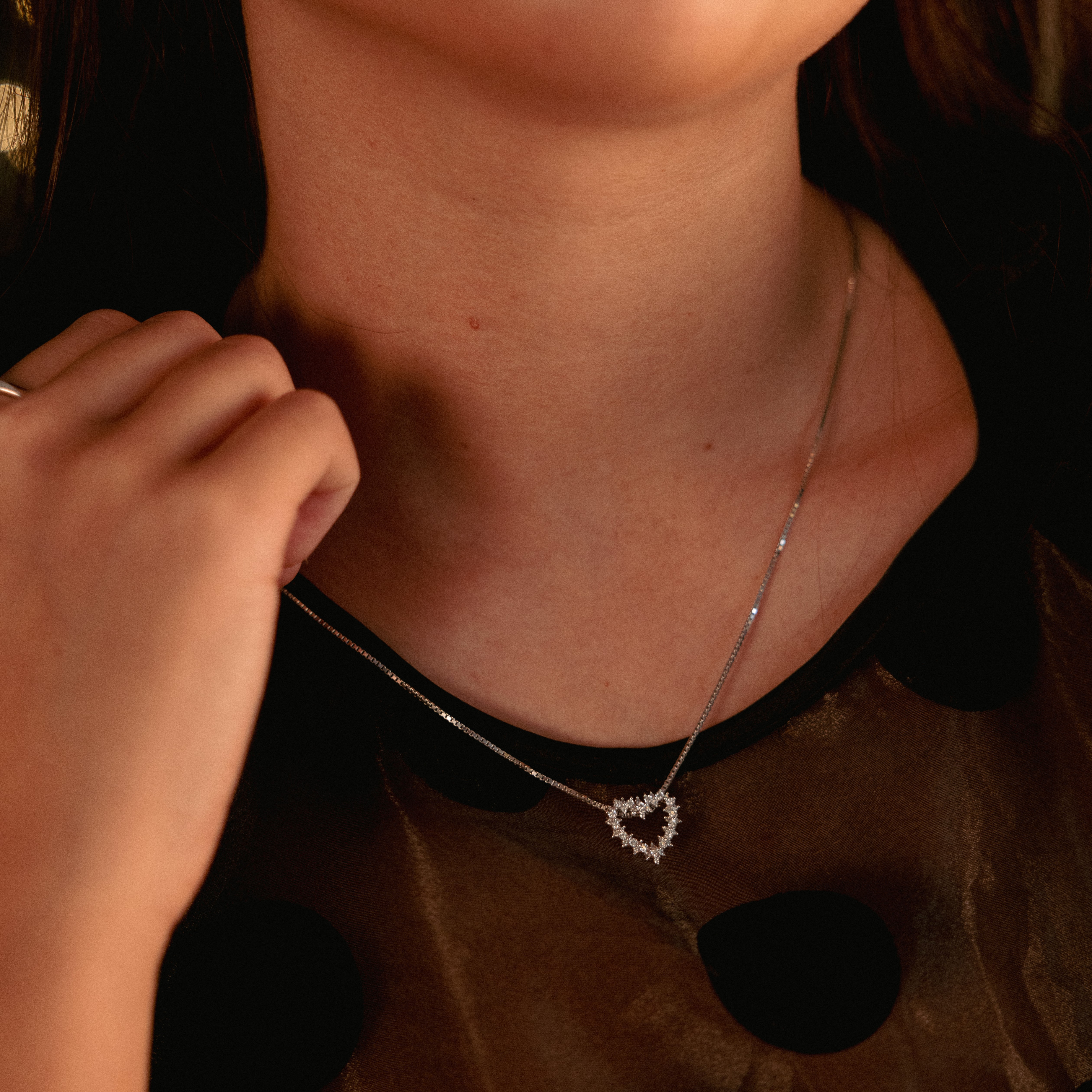 Bilde nummer 4 av Laura smykke i 585 hvitt gull med diamanter 0,18 ct