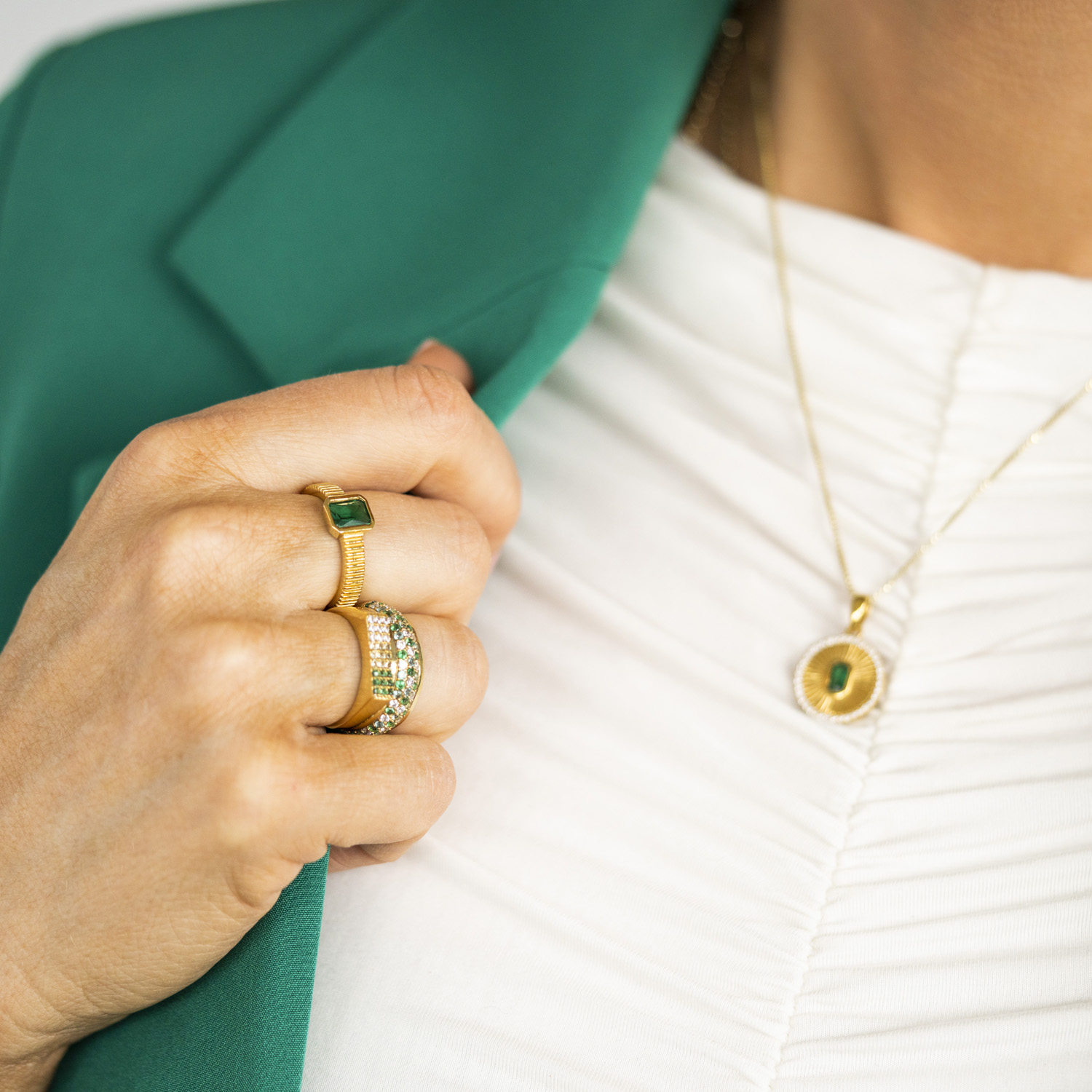 Bilde nummer 4 av Janne Formoe by Pan Jewelry, Ring i forgylt 925 sølv med grønn zirkonia