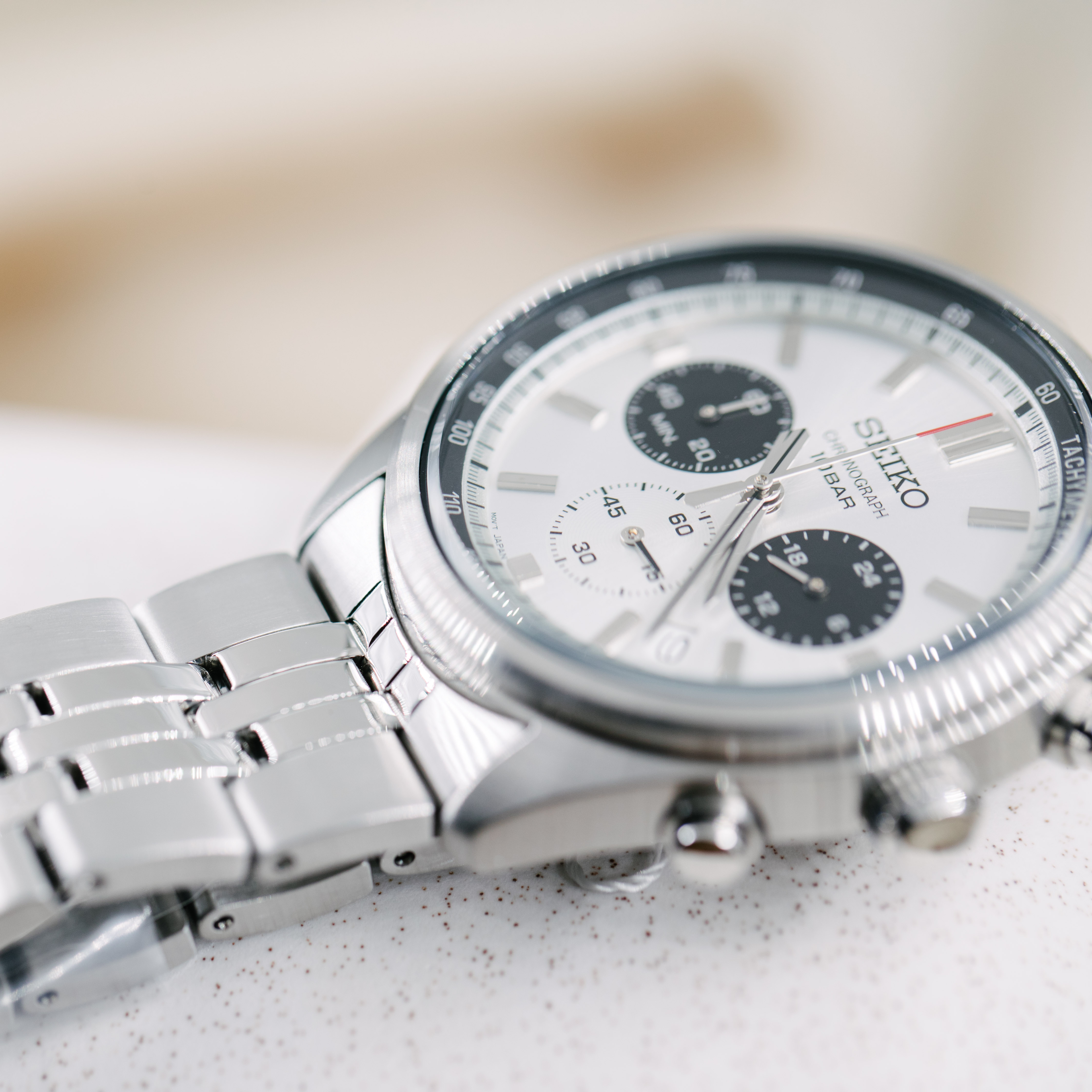Bilde nummer 2 av Seiko, Basic herreklokke med stållenke og kronograf