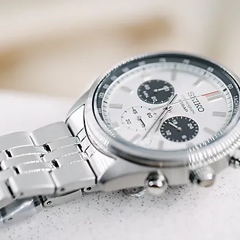 Bilde nummer 2 av Seiko, Basic herreklokke med stållenke og kronograf