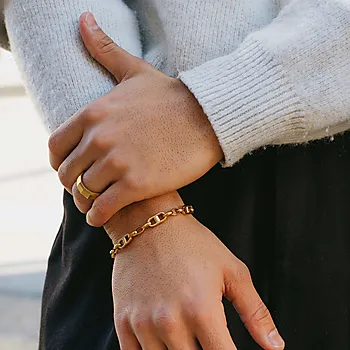 Bilde nummer 2 av Ring i forgylt stål