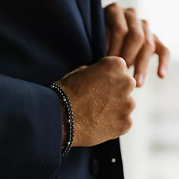 Bilde nummer 3 av Alexander, Armbånd i stål med sorte stener