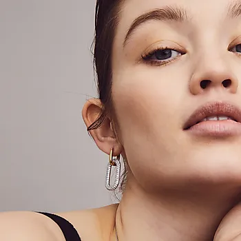 Bilde nummer 2 av Øreringer i 925 forgylt sølv med zirkonia