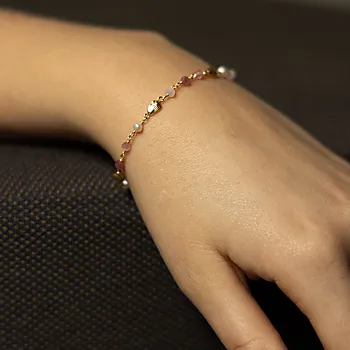 Bilde nummer 2 av Shapes by Gulldia, Raven armbånd i forgylt 925 sølv med naturstener