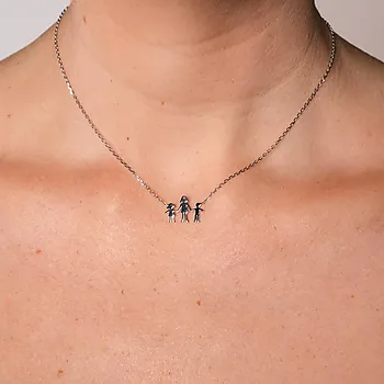 Bilde nummer 2 av Familiesmykke i 925 sølv med mor, datter og sønn