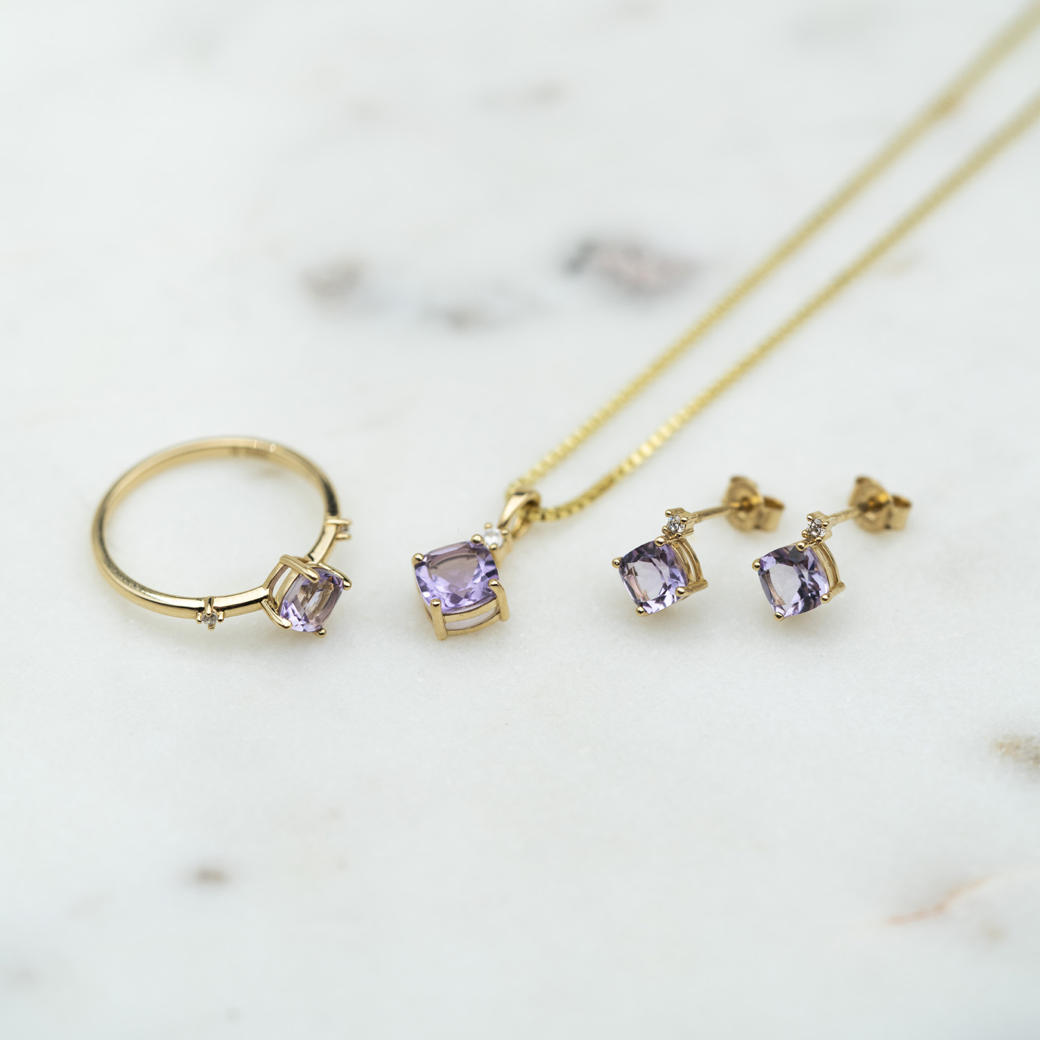 Bilde nummer 4 av Pan Jewelry, Ring i 585 gult gull med zirkonia og ametyst