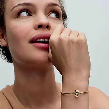 Bilde nummer 2 av Disney x Pandora, Charm i 925 forgylt sølv med løven Simba