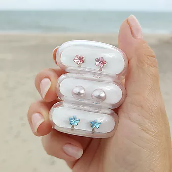 Bilde nummer 2 av Blomdahl, Øredobber i medisinsk plast med lyserosa Swarovski krystaller