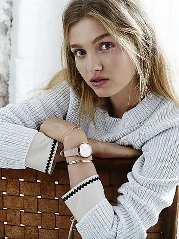 Bilde nummer 2 av The West Village dameklokke med lyserosa rem