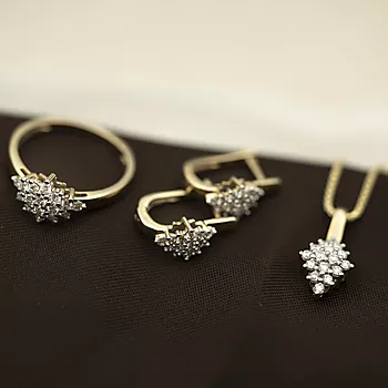 Bilde nummer 4 av Pan Jewelry, Anheng i 585 gult gull med diamanter 0,33 ct