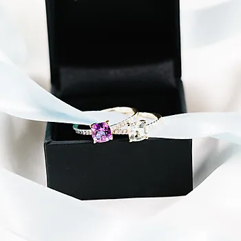 Bilde nummer 4 av Aurora diamantring i 585 gult gull med diamanter 0,10 ct og ametyst