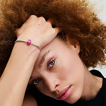 Bilde nummer 2 av Pandora Moments, Charm i 925 sølv med rosa muranoglass