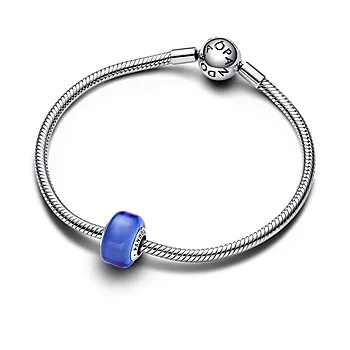 Bilde nummer 4 av Pandora Moments, Charm i 925 sølv med blått muranoglass